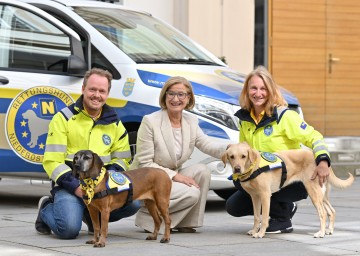Neuer Fördervertrag zwischen Land Niederösterreich und Verein Rettungshunde Niederösterreich